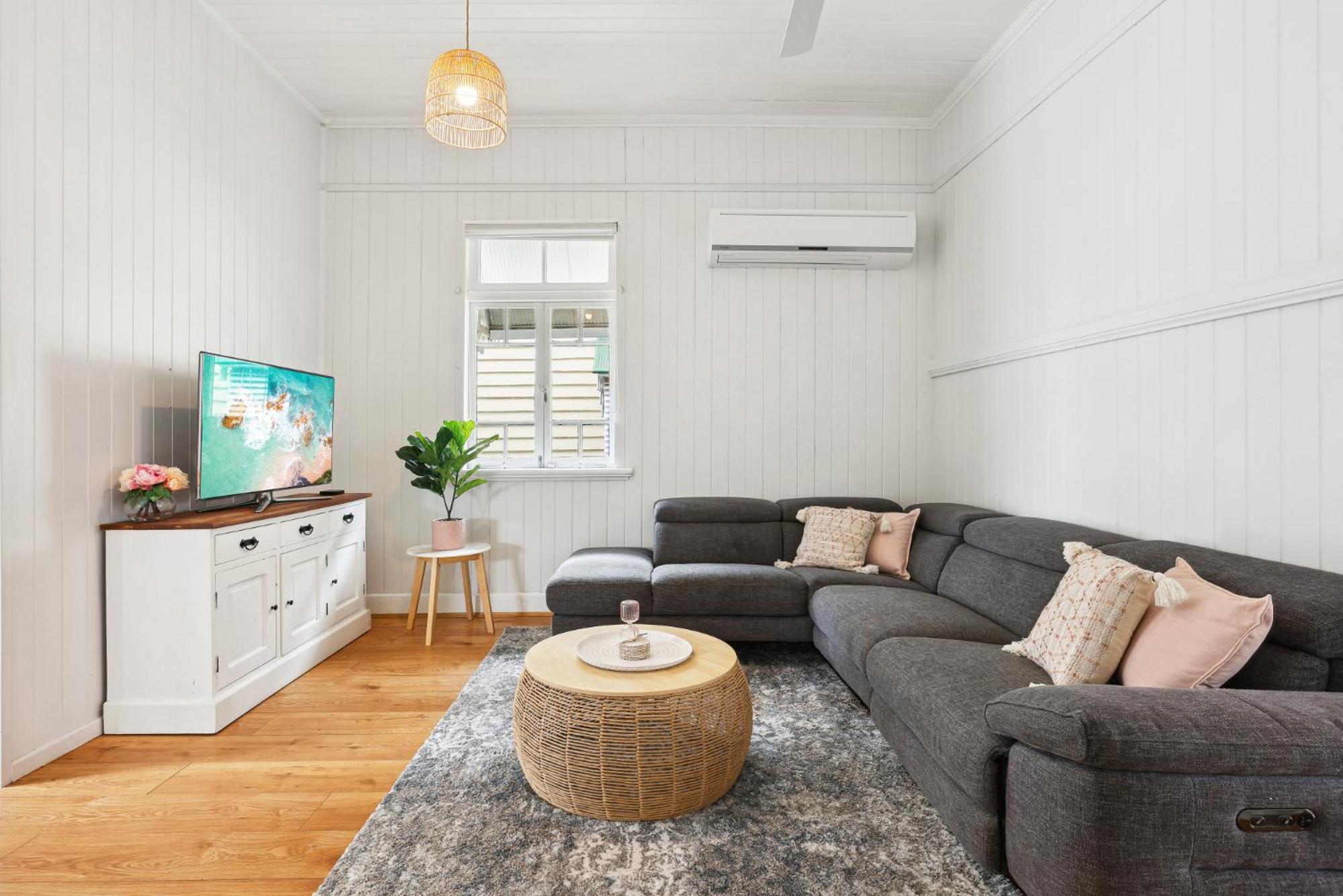 Gorgeous 3-Bed Family Home By Oxenham Park & Shops Brisbane Exterior photo