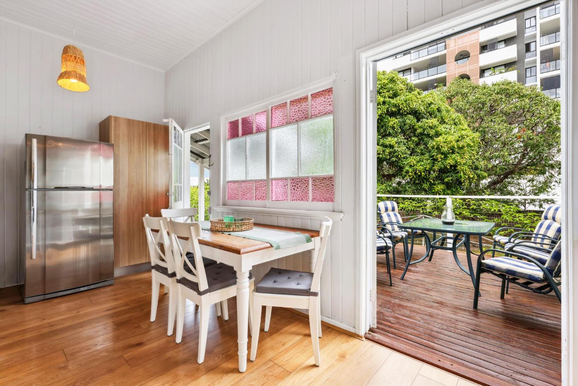 Gorgeous 3-Bed Family Home By Oxenham Park & Shops Brisbane Exterior photo