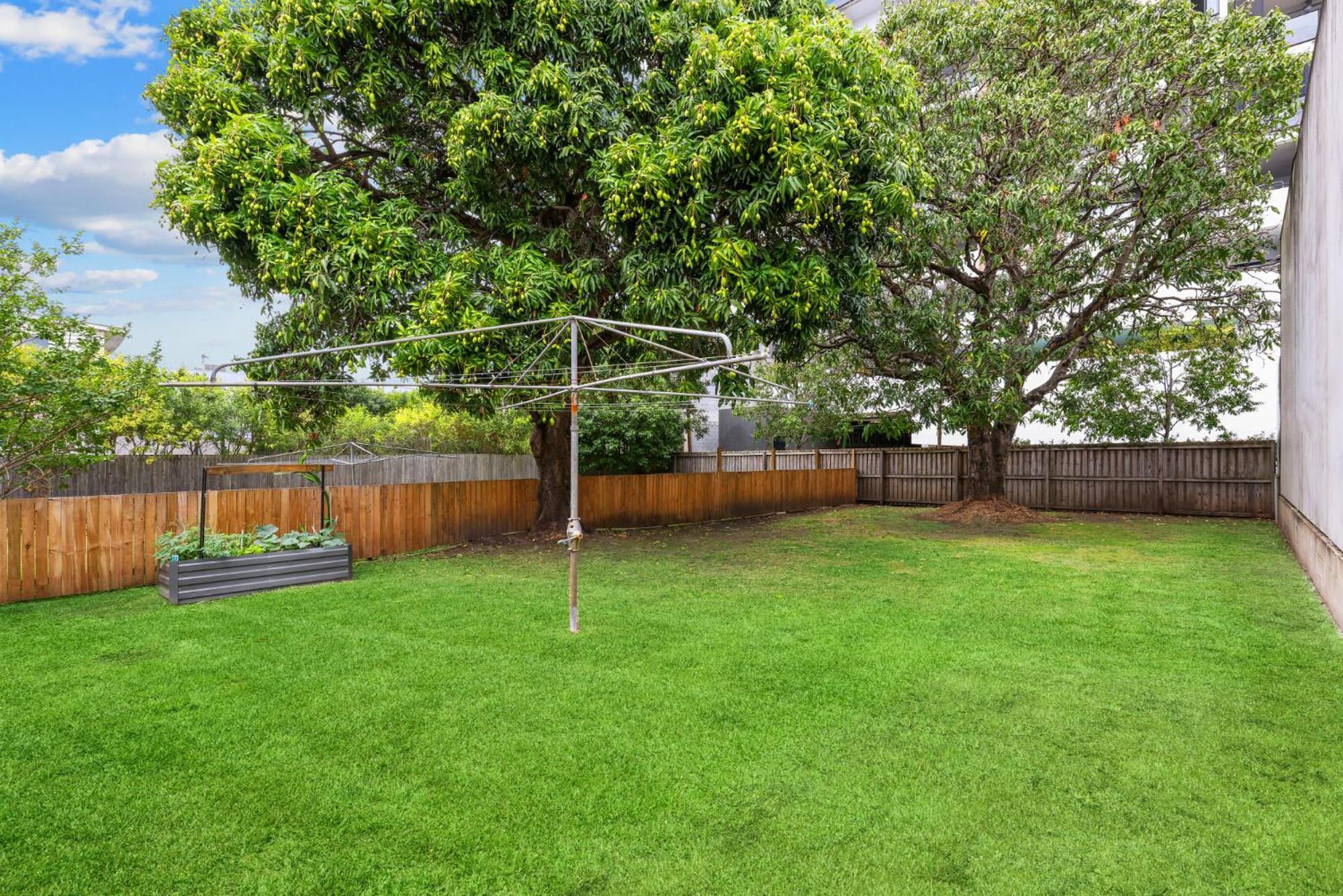 Gorgeous 3-Bed Family Home By Oxenham Park & Shops Brisbane Exterior photo